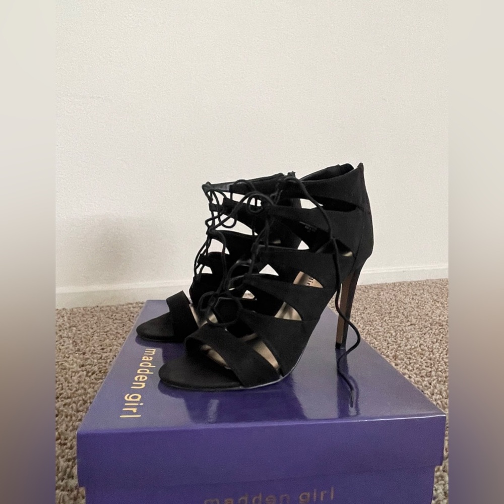 Madden Girl | Raceyy | Black Lace Up Heels | Size 7